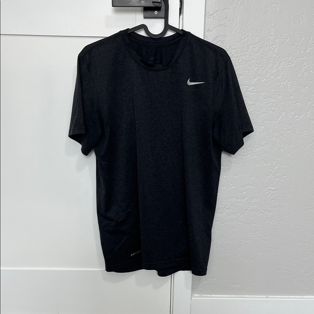 NIKE Tee